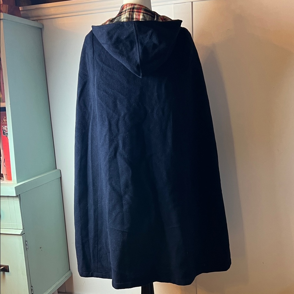1960s Vintage Long Hooded Cape with Plaid Lining - Picture 3 of 9